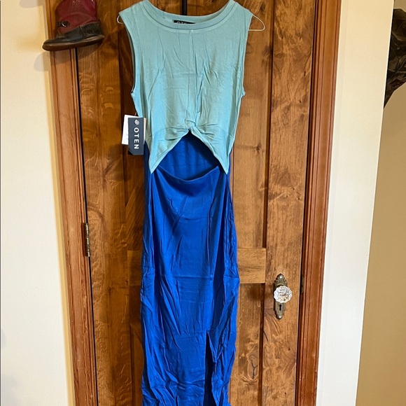 Oten Dresses & Skirts - Oten Asymmetrical Teal and Blue Dress